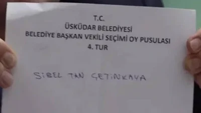 Üsküdar Belediye Meclisi'nde yapılan oylamada, Sibel Tan Çetinkaya belediye başkan