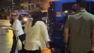Vize dolandırıcılığı operasyonunda tutuklanan şüpheliler, basın mensuplarına tepki gösterdi. Olaylar