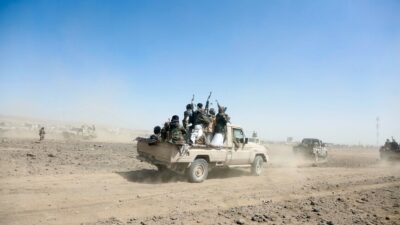 Yemen ordusunun El-Muha bölgesine düzenlenen Husi saldırısında 4 asker ve