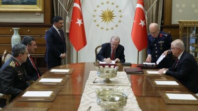 Cumhurbaşkanı Erdoğan başkanlığında gerçekleştirilen Yüksek Askeri Şura toplantısında önemli terfiler