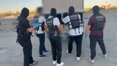 Zeytinburnu'nda gerçekleştirilen uyuşturucu operasyonunda 83 kilogram skunk maddesi yakalandı. Olayla