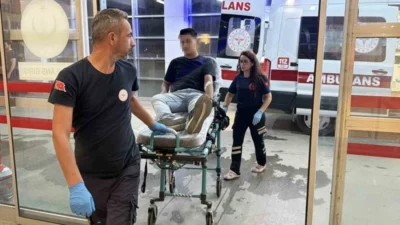 Adıyaman’da meydana gelen ani fren kazasında iki kişi yaralandı. Yaralılar