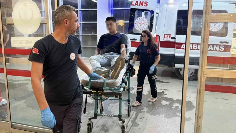 Adıyaman’da meydana gelen ani fren kazasında iki kişi yaralandı. Yaralılar