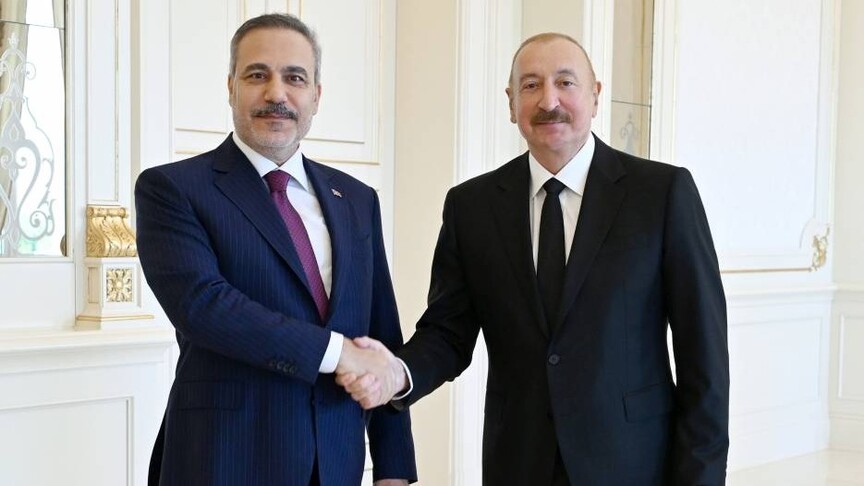 Azerbaycan Cumhurbaşkanı Aliyev, Dışişleri Bakanı Fidan ile yaptığı görüşmede ikili