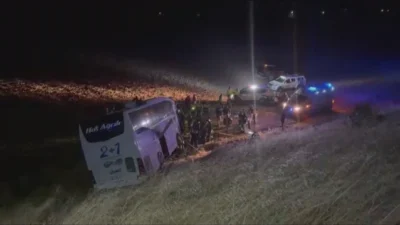 Amasya'nın Merzifon ilçesinde meydana gelen otobüs kazasında 24 kişi yaralandı.