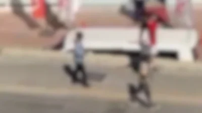Ankara'nın Kahramankazan ilçesinde çocuklar arasında yaşanan zorbalık, cep telefonuyla kaydedildi.