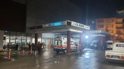 Başkentte omuz atma tartışması kanlı bir kavgaya dönüşürken, 4 kişi