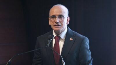 Hazine ve Maliye Bakanı Şimşek, istifa iddialarının asılsız olduğunu vurgulayarak