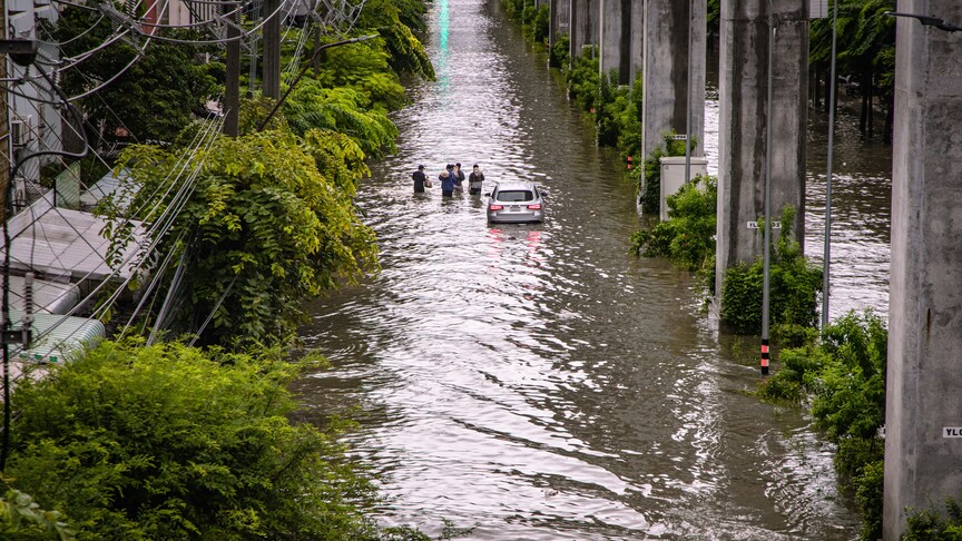 Bangkok'ta etkili olan sel felaketi nedeniyle 3 bin kişi tahliye