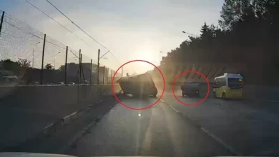 Bursa'da meydana gelen kazada hafif ticari araç, kamyonetin çarpması sonucu