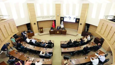 CHP, belediye meclislerindeki komisyon üyeleri için yeni bir düzenleme getirerek