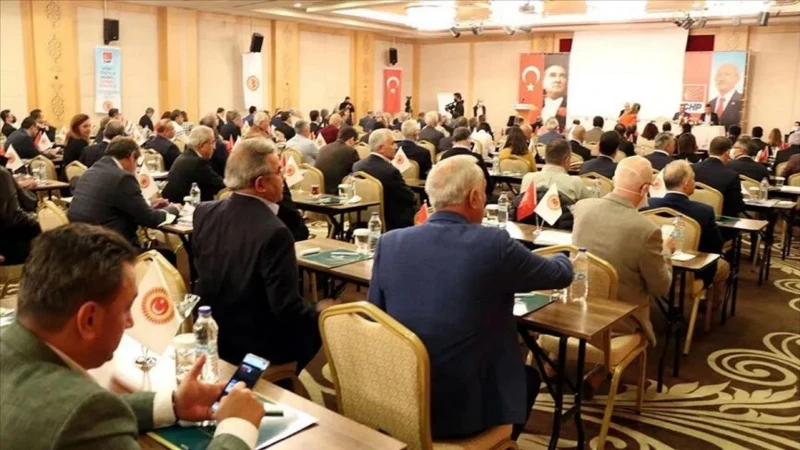 CHP, Abant'ta gerçekleştireceği kamp öncesi son toplantısını yaptı. Mansur Yavaş'ın
