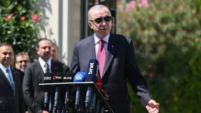 Cumhurbaşkanı Erdoğan, Üsküdar'daki Hz. Ali Camisi'nde cuma namazını kıldı. Namaz