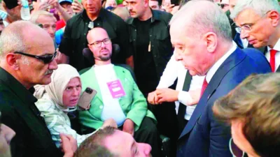 Cumhurbaşkanı Erdoğan, Samsun'daki programında engelli bireyle duygu dolu bir an