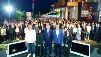 Cumhurbaşkanı Erdoğan, Samsun'da gençlerle buluşarak Türkiye'nin İslam dünyasına katkı sağladığını