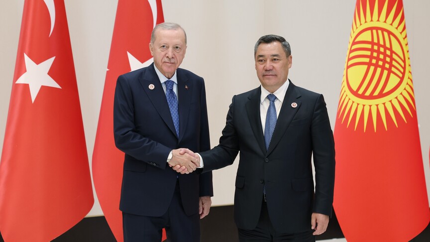 Cumhurbaşkanı Erdoğan, Kırgızistan Cumhurbaşkanı Caparov ile bir araya gelerek işbirlikleri