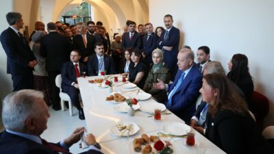 Cumhurbaşkanı Erdoğan, New York'ta Türk vatandaşlarıyla bir araya gelerek sohbet