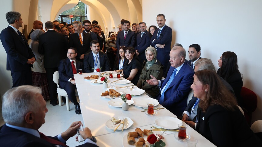 Cumhurbaşkanı Erdoğan, New York'ta Türk vatandaşlarıyla bir araya gelerek sohbet