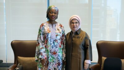 Emine Erdoğan, Sierra Leone Cumhurbaşkanı'nın eşi Fatima Maada Bio ile