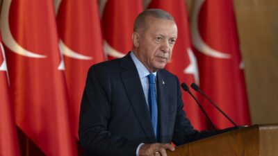Cumhurbaşkanı Erdoğan, eğitimdeki başarıları ve gençlerin potansiyelini öne çıkararak, bu