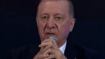 Cumhurbaşkanı Erdoğan, NATO liderlerine hediye edilen yerli tabancaların detaylarını paylaştı.