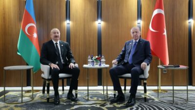 Cumhurbaşkanı Erdoğan, Azerbaycan Cumhurbaşkanı Aliyev ile tarihi bir görüşme gerçekleştirdi.
