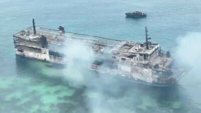 Filipinler'de bir feribotta çıkan yangında 5 kişi hayatını kaybetti, 87