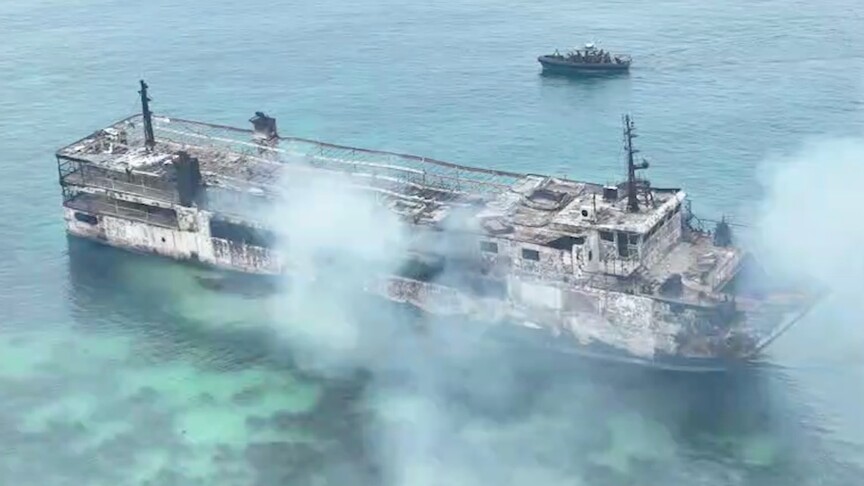 Filipinler'de bir feribotta çıkan yangında 5 kişi hayatını kaybetti, 87