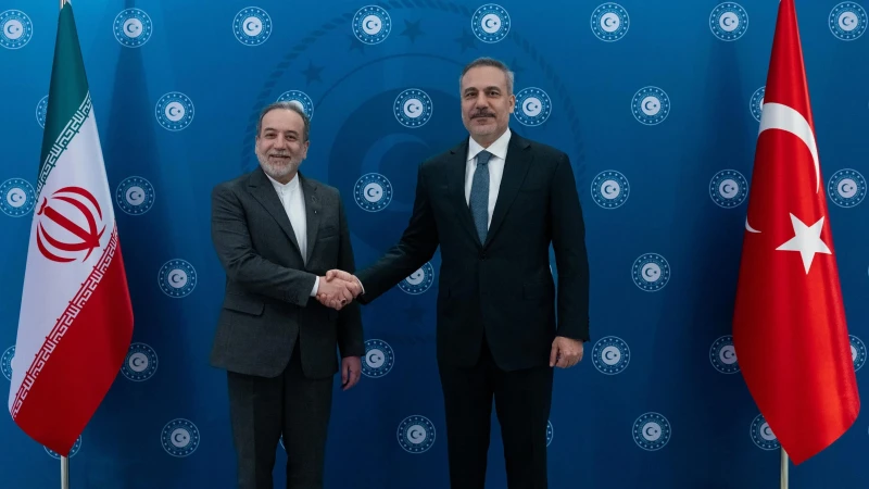 Dışişleri Bakanı Hakan Fidan, İranlı mevkidaşı Abbas Erakçi ile telefon