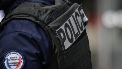 Fransa'da liselilerin okulları kuşatmasına karşı hükümet, güvenlik önlemlerini artırma kararı