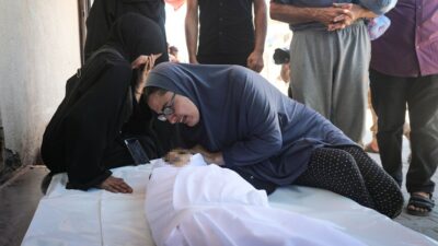 İsrail güçlerinin Gazze’de gerçekleştirdiği saldırılarda çok sayıda sivil hayatını kaybetti.