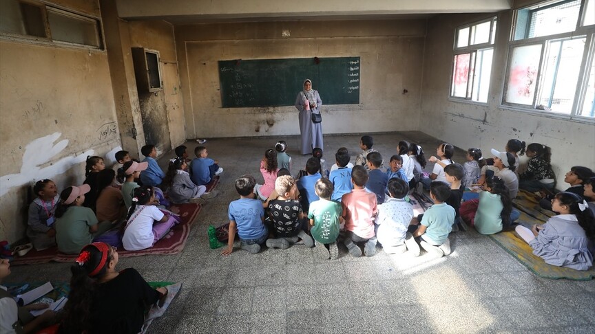 Gazze'deki 541 bin öğrenci, savaş sonrası yeniden eğitim hayatına adım