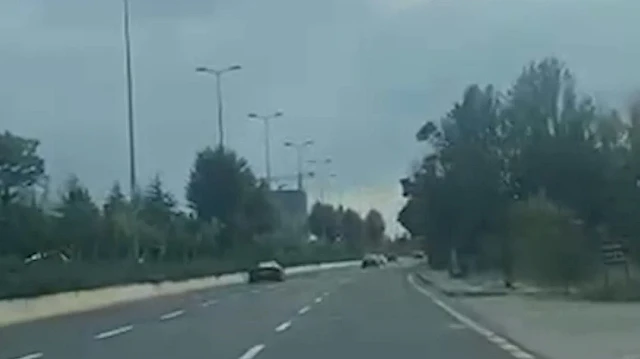 Ankara Gölbaşı'nda makas atarak trafiği tehlikeye atan lüks araç sürücüsüne