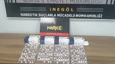 Bursa'nın İnegöl ilçesinde düzenlenen operasyonda 224 sentetik ecza ele geçirilirken,