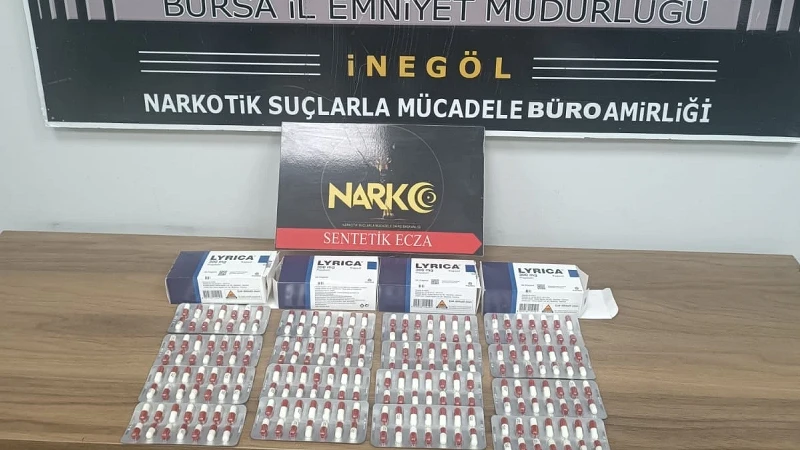Bursa'nın İnegöl ilçesinde düzenlenen operasyonda 224 sentetik ecza ele geçirilirken,