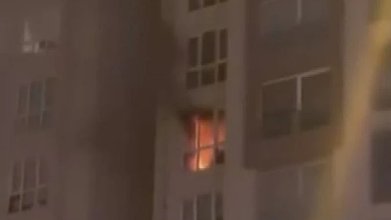 Büyükçekmece'de bir 12 katlı binanın 7. katında meydana gelen yangında,