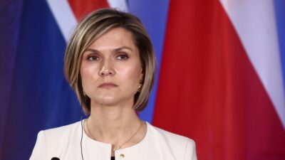 İzlanda Başbakanı Kristrun Frostadottir, Trump'ın harita paylaşımına yanıt vererek, devletlerin