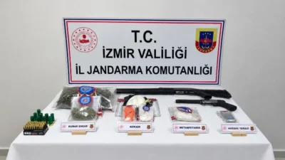 İzmir'in Bayındır ilçesinde düzenlenen operasyonla uyuşturucu ticaretiyle bağlantılı 8 kişi
