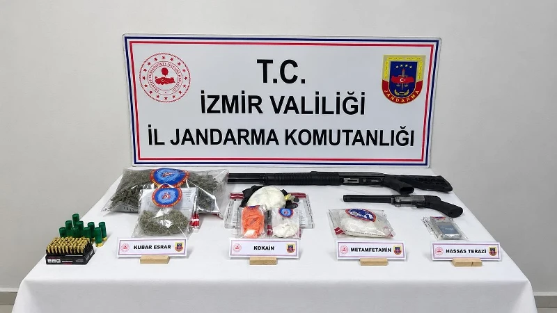İzmir'in Bayındır ilçesinde düzenlenen operasyonla uyuşturucu ticaretiyle bağlantılı 8 kişi
