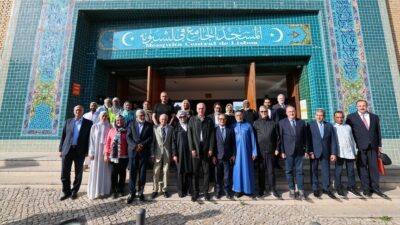 TBMM Başkanı Kurtulmuş, Portekiz'de Müslüman temsilcilerle bir araya gelerek, entegrasyon