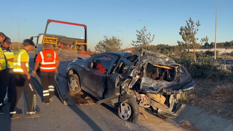 Kuzey Marmara Otoyolu'nda TIR'ın hafif ticari araca çarpması sonucu 1'i