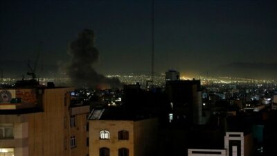 İsrail ordusu, Lübnan'ın güneyindeki Mansuri beldesinde akşam saatlerinde saldırılar gerçekleştirdi;