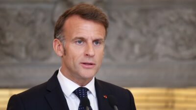 Fransa Cumhurbaşkanı Macron, artan akaryakıt fiyatlarını düşürmek amacıyla Avrupa Birliği'nden