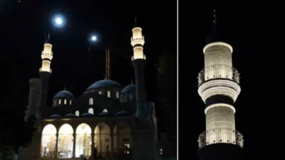 Malatya'nın tarihi Yeni Cami'sinin ışıkları yeniden yanmaya başladı. Kentte büyük