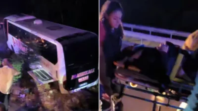 Manisa'nın Kırkağaç ilçesinde yolcu otobüsünün kaza yapması sonucu 18 kişi