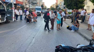 Mudanya'da motosikletin yayaya çarpması sonucu iki kişi yaralandı. Yaralılar hastaneye