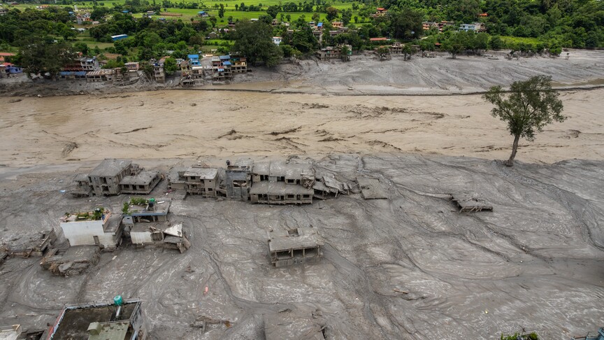 Nepal'de meydana gelen sel felaketinde hayatını kaybedenlerin sayısı 1355'e yükseldi;