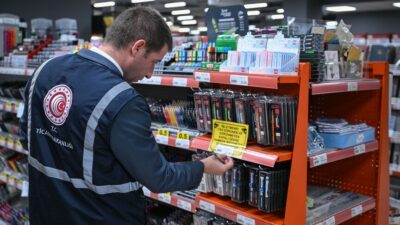 Ticaret Bakanlığı, yeni eğitim döneminde kırtasiye alışverişlerinin güvenli ürünlerle yapılmasının