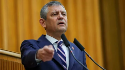 Mahkeme, Özgür Özel'in Cumhurbaşkanı Erdoğan'a yönelik ifadeleri nedeniyle toplam 800