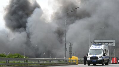 Rostov bölgesindeki Novoşahtinsk Petrol Rafinerisi, İHA saldırısının ardından faaliyetlerine geçici